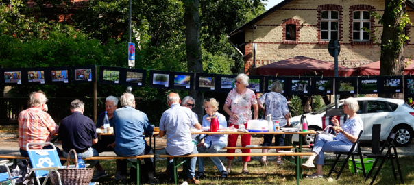 Fotos auf der WäscheleineThema: “Die Fotogruppe im Rückblick”