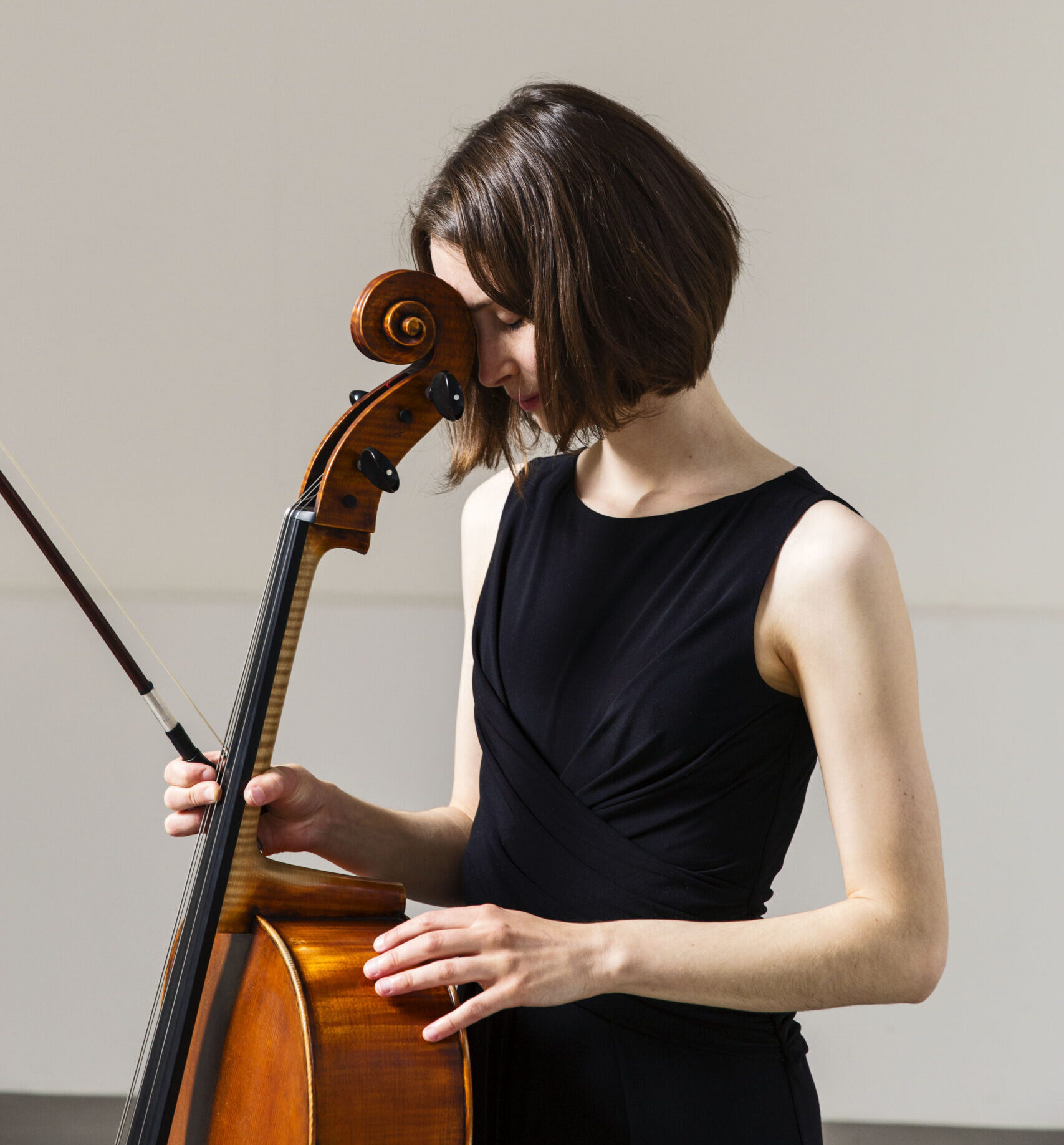 Nadja Reich (Cello) & Raquel Lanziner (Tanz, Kanada)